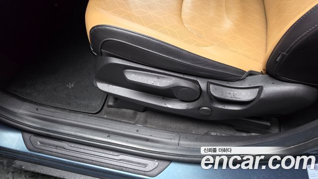Kia Canival 2023 — photo 33