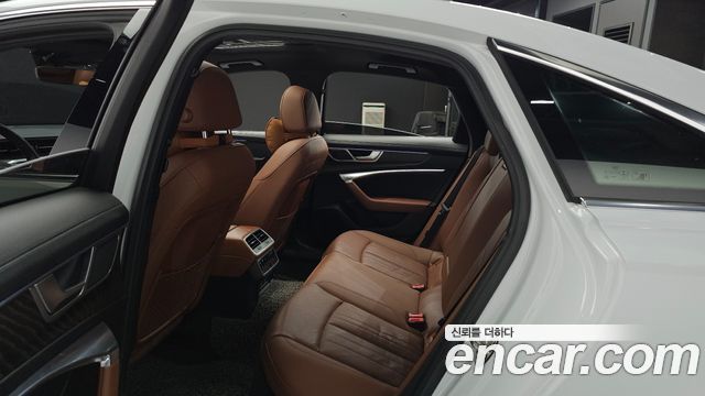 Audi A6 2021 — photo 12