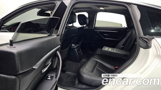 BMW 4-Series 2018 — photo 11