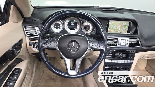 Mercedes-Benz E-Class 2015 — photo 12
