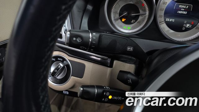 Mercedes-Benz E-Class 2015 — photo 15