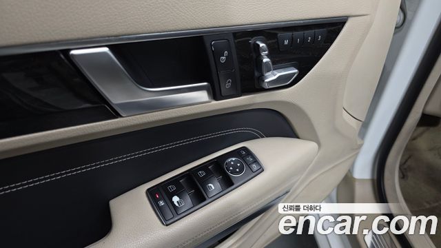 Mercedes-Benz E-Class 2015 — photo 16