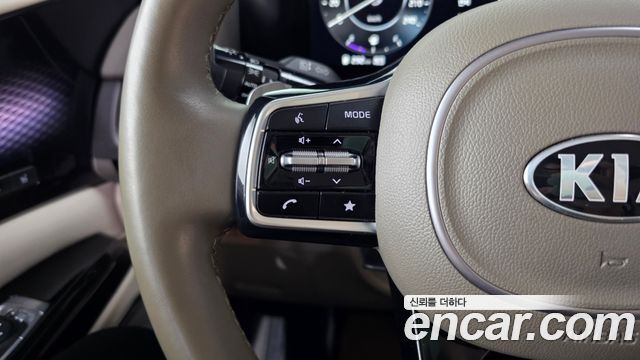 Kia Canival 2021 — photo 29
