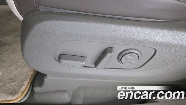 Kia Canival 2021 — photo 31