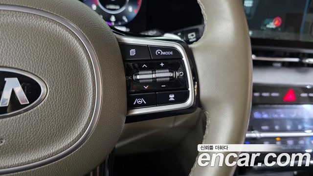 Kia Canival 2021 — photo 32