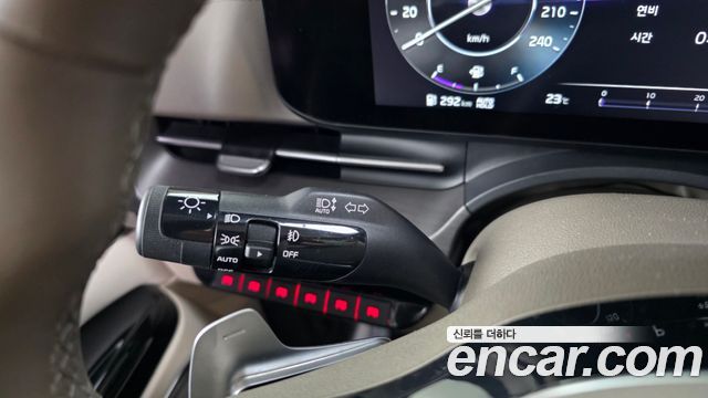 Kia Canival 2021 — photo 35