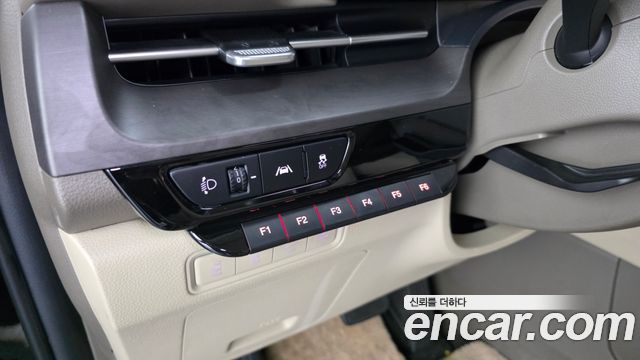 Kia Canival 2021 — photo 39