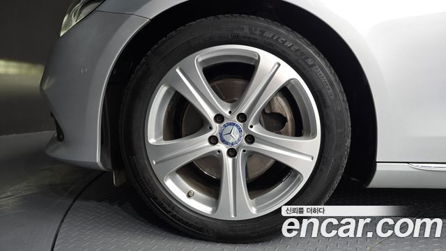 Mercedes-Benz E-Class 2017 — photo 5