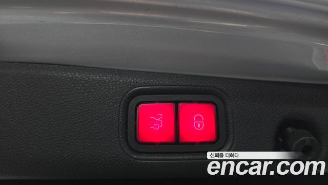 Mercedes-Benz E-Class 2017 — photo 15