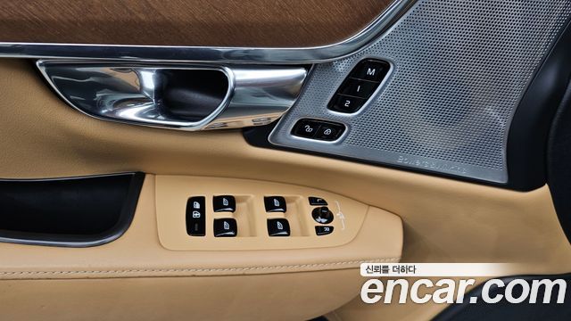 Volvo S90 2019 — photo 29