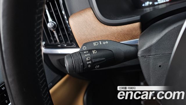 Volvo S90 2019 — photo 30