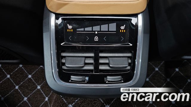 Volvo S90 2019 — photo 32