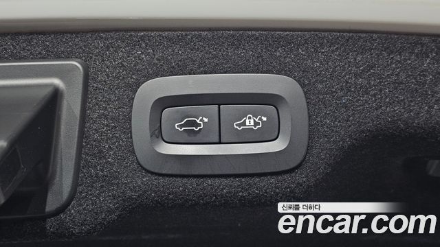 Volvo S90 2019 — photo 36
