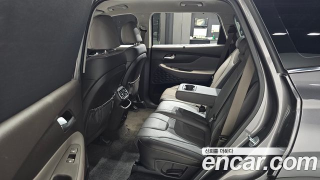 Hyundai Santafe 2019 — photo 18