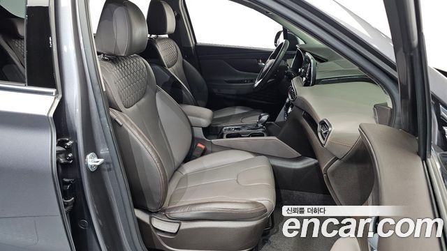 Hyundai Santafe 2019 — photo 16