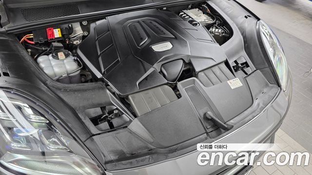 Porsche Cayenne 2021 — photo 6