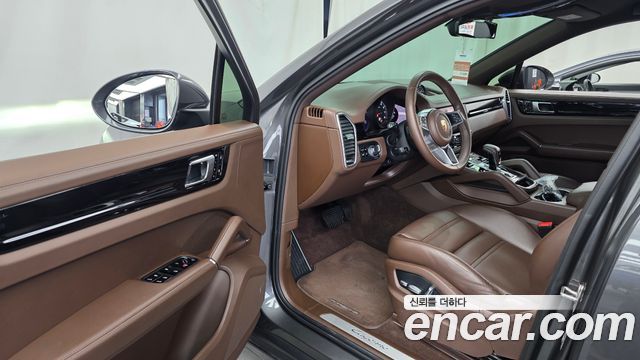 Porsche Cayenne 2021 — photo 13