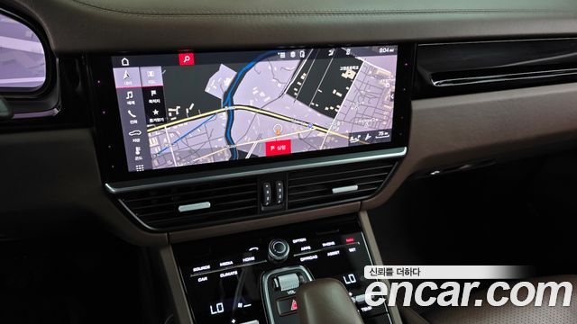 Porsche Cayenne 2021 — photo 19