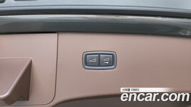 Porsche Cayenne 2021 — photo 22