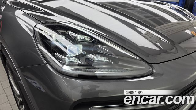 Porsche Cayenne 2021 — photo 8