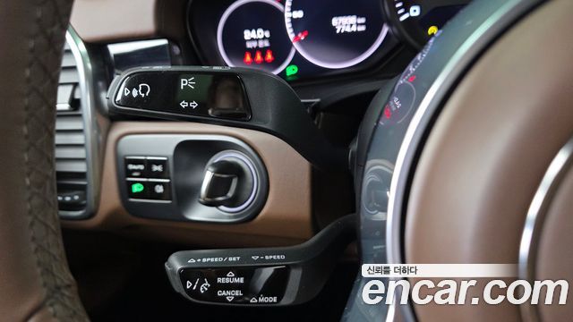 Porsche Cayenne 2021 — photo 28