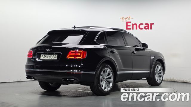Bentley Bentayga 2019 — photo 2