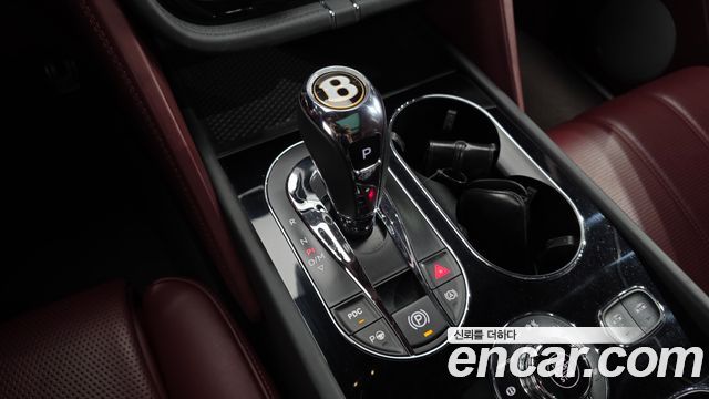 Bentley Bentayga 2019 — photo 12