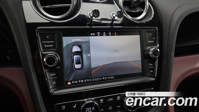 Bentley Bentayga 2019 — photo 21