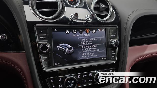Bentley Bentayga 2019 — photo 22