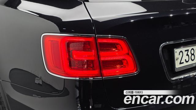Bentley Bentayga 2019 — photo 9
