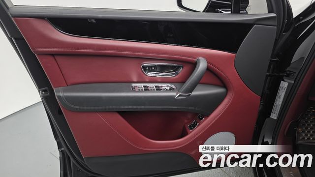 Bentley Bentayga 2019 — photo 14