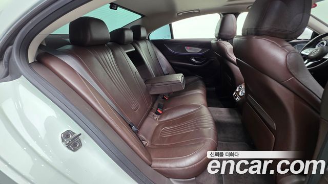 Mercedes-Benz CLS-Class 2019 — photo 19