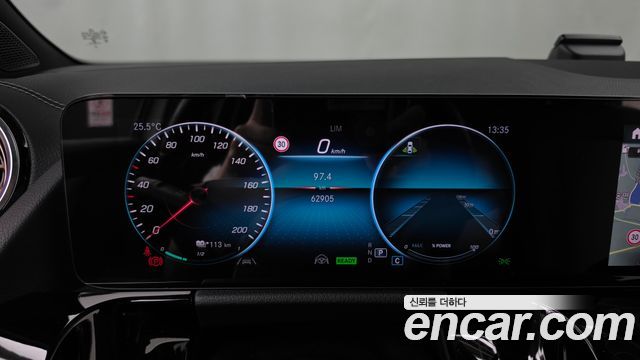Mercedes-Benz EQA 2021 — photo 11