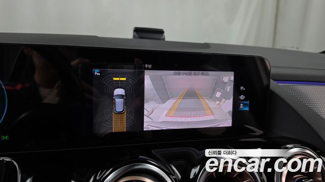 Mercedes-Benz EQA 2021 — photo 21