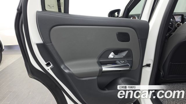 Mercedes-Benz EQA 2021 — photo 15