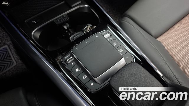 Mercedes-Benz EQA 2021 — photo 30