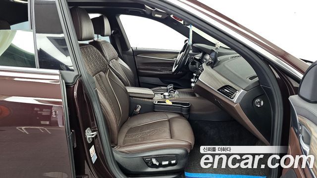 BMW Gran Turismo 2020 — photo 17