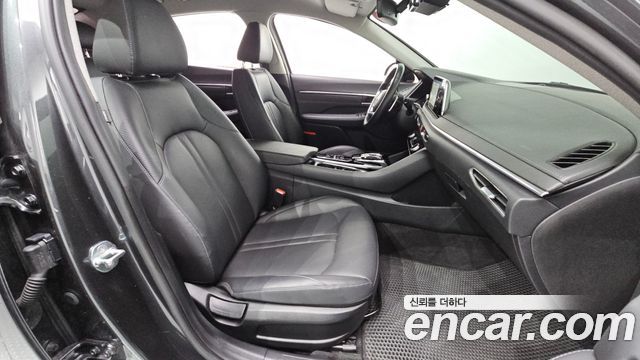Hyundai Sonata 2022 — photo 11