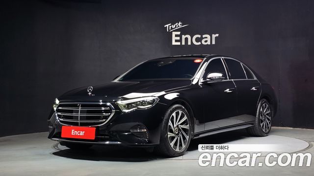 Mercedes-Benz E-Class 2024 — photo 1
