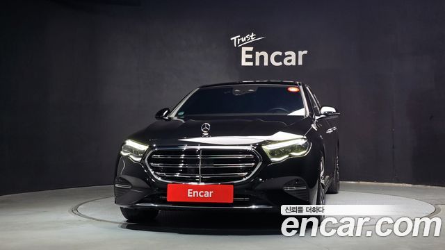 Mercedes-Benz E-Class 2024 — photo 3