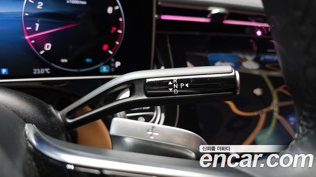 Mercedes-Benz E-Class 2024 — photo 12