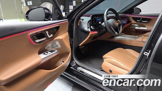 Mercedes-Benz E-Class 2024 — photo 13