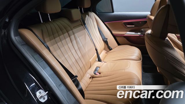 Mercedes-Benz E-Class 2024 — photo 17