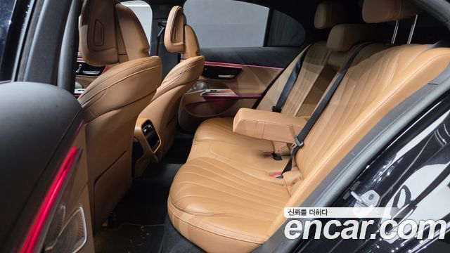Mercedes-Benz E-Class 2024 — photo 18