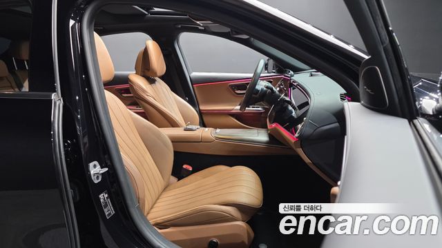 Mercedes-Benz E-Class 2024 — photo 16