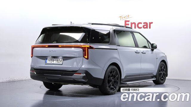 Kia Canival 2025 — photo 2