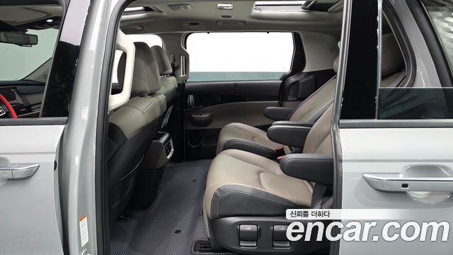 Kia Canival 2025 — photo 18
