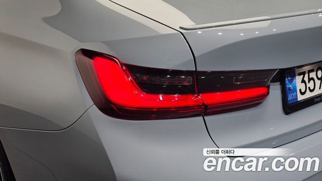 BMW 3-Series 2024 — photo 9