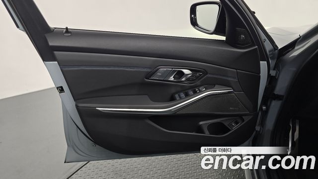 BMW 3-Series 2024 — photo 14
