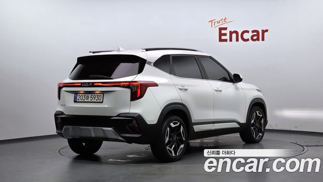 Kia Seltos 2023 — photo 2